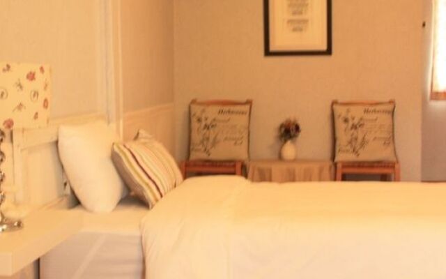 Manyi Boutique House