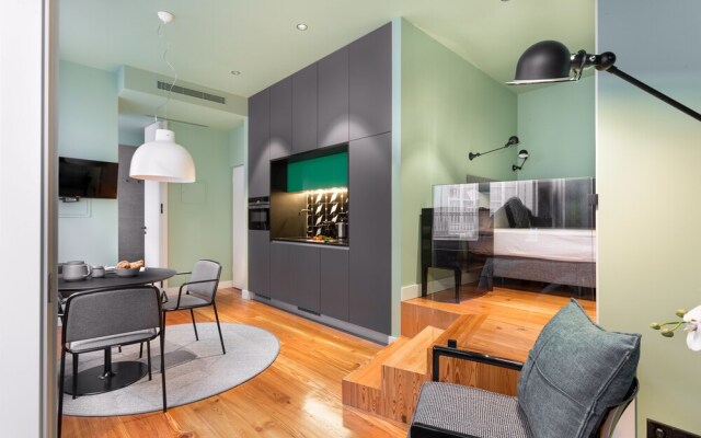 ALTIDO Bright Self Check-In Studio in Porto