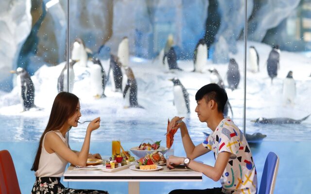 Chimelong Penguin Hotel