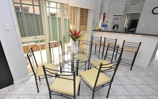 Kingsford 12 Shaw Furnished Apartment