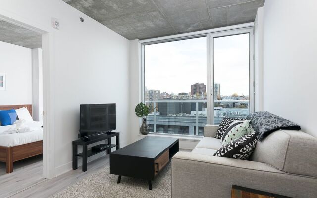 Grand 1BR in Festival Quarter by Sonder