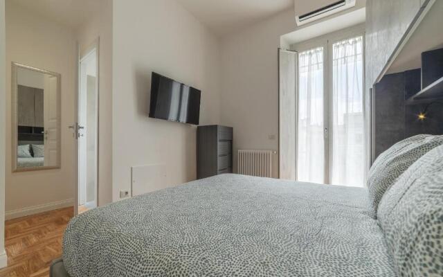 Rione Prati Elegant Apartment With Balcony