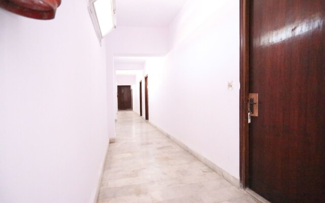 OYO 11858 Hotel Shiv Murti Grand
