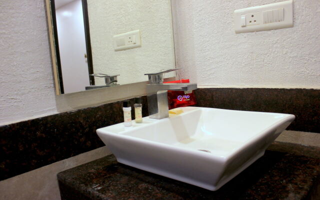 OYO 899 Dwaper Hotel