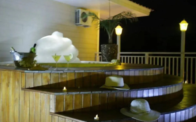 Club House Hotel