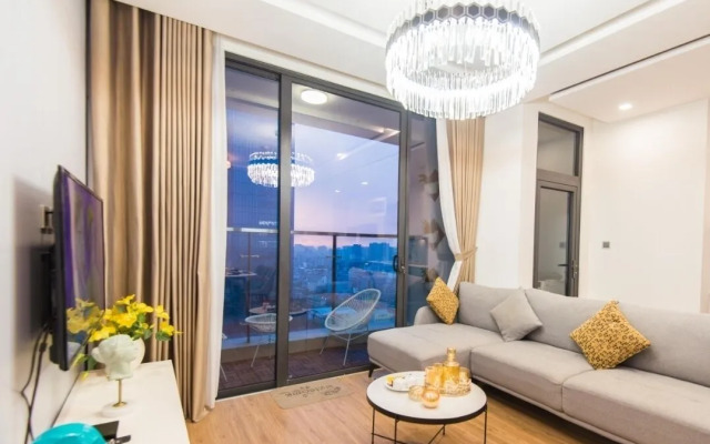 Sunny Vinhomes Metropolis Apartment