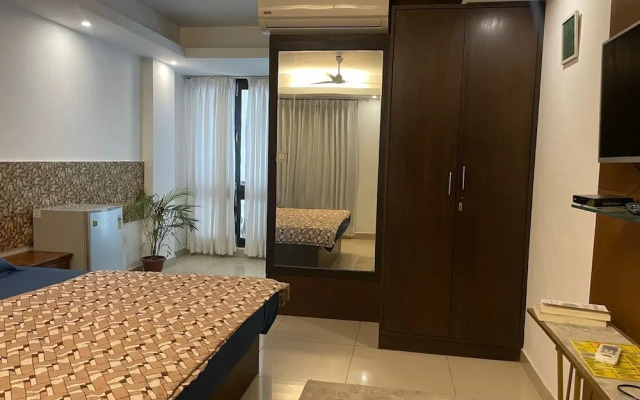 Locals Stay Hauz Khas