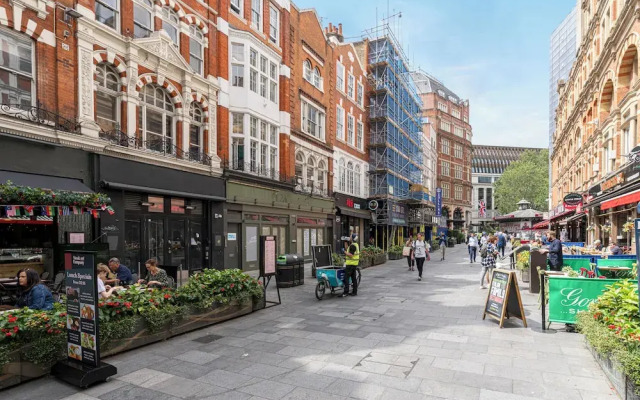 JOIVY Stylish 1 bed flats in Soho