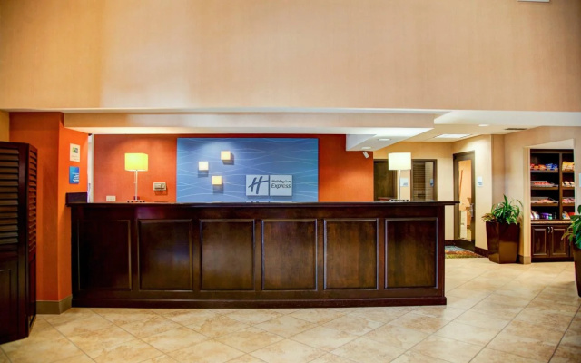 Country Inn & Suites by Radisson, Tyler University Area