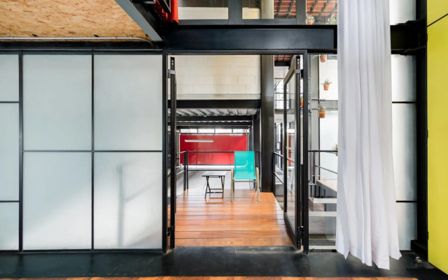 Cozy Loft with Balcony