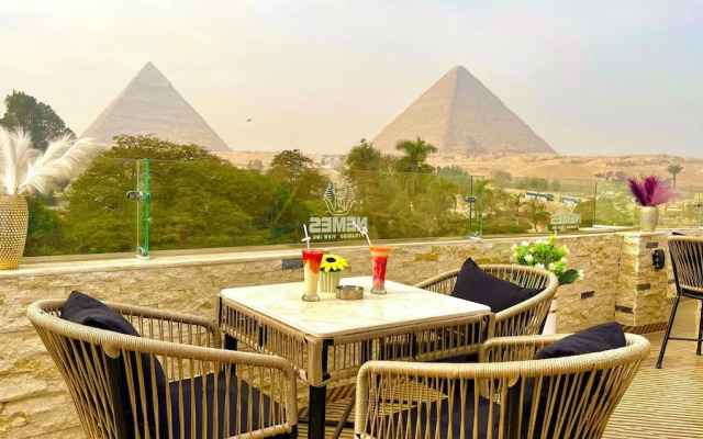 Nemes Pyramids View INN