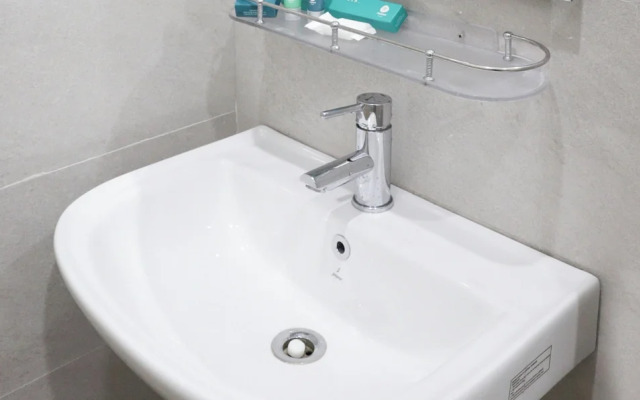Hotel Kamron Airport Rd Sector 78 Mohali