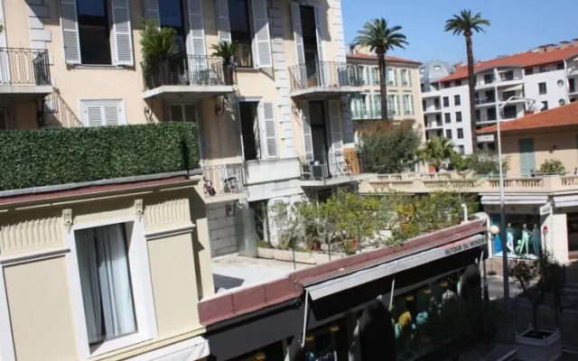 Happyfew - Le Longchamps