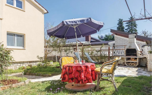 Two-Bedroom Apartment in Fazana