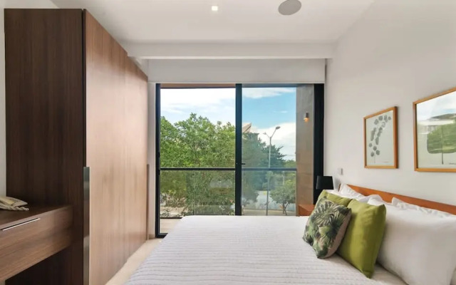 Luminous 1 Br Steps Away From the Beach