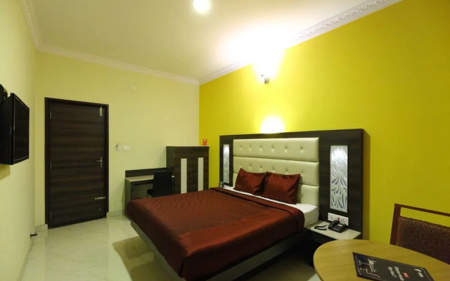 OYO 7987 Hotel Carnation