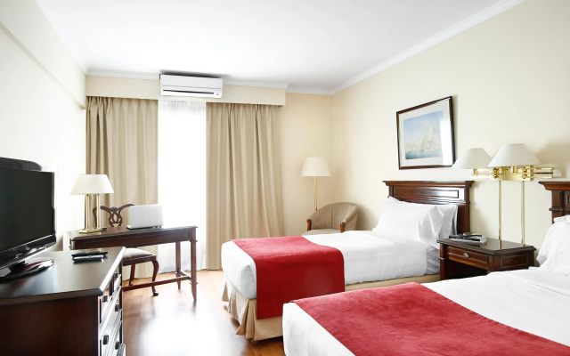 Cyan Americas Towers Hotel