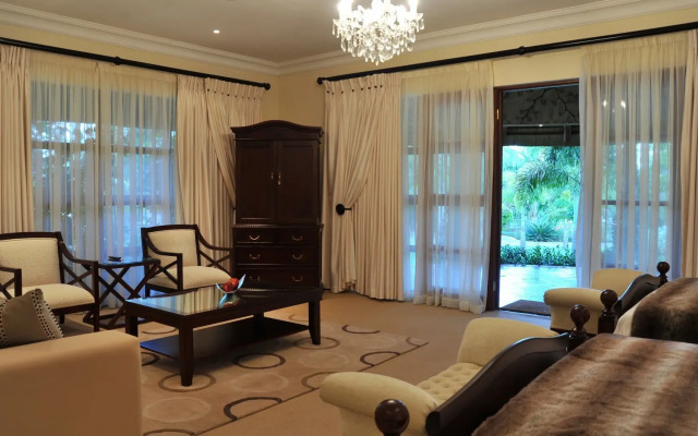 Summerfield Luxury Resort & Botanical Garden
