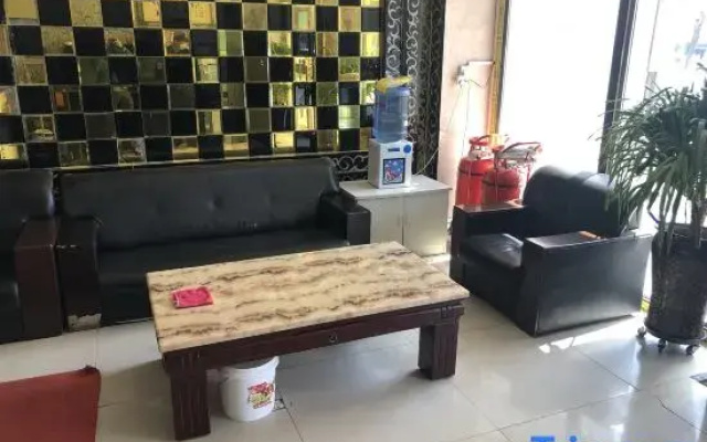 Urumqi Xinyuan Hotel (Tonghui Used Car Market)