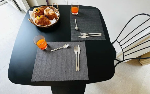 Alyde Apartments