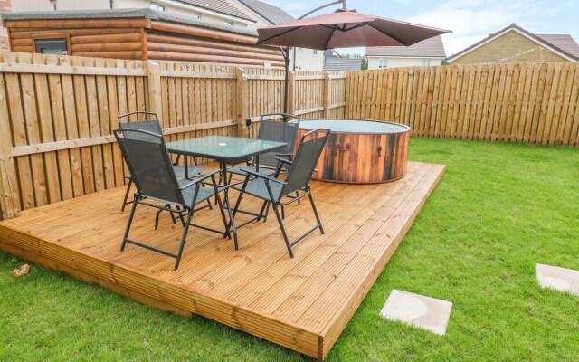 6 Whitecraigs Crescent