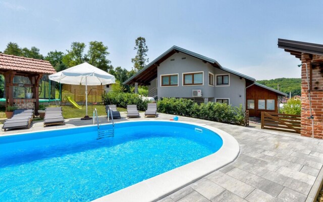 Awesome Home in Jastrebarsko With Sauna, Wifi and Outdoor Swimming Pool