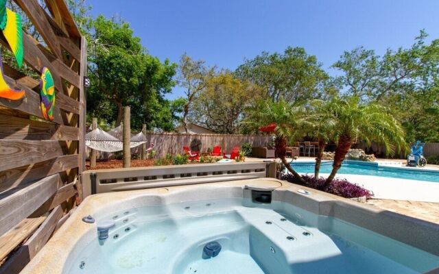 Island Oasis 5 Bedroom Home