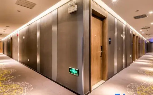 Zmax Hotel·Harbin Bingxue Big World