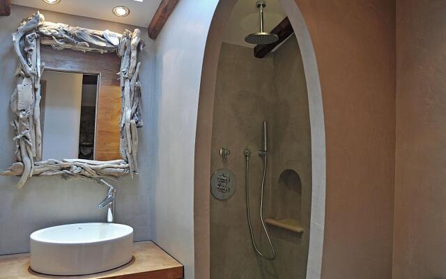 Luxurious Villa in Aix-en-Provence with Jacuzzi