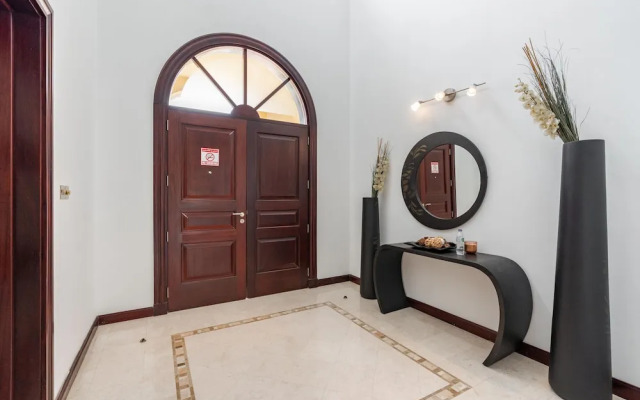 Exclusive 4BR Villa w Private Pool Beach