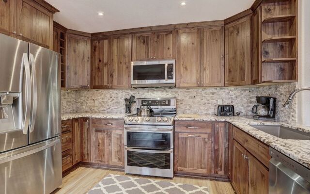 River Mnt Lodge W312 - 4 Br Condo