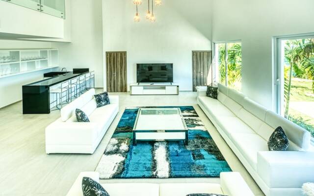 Modern and Fresh Oceanfront Villa