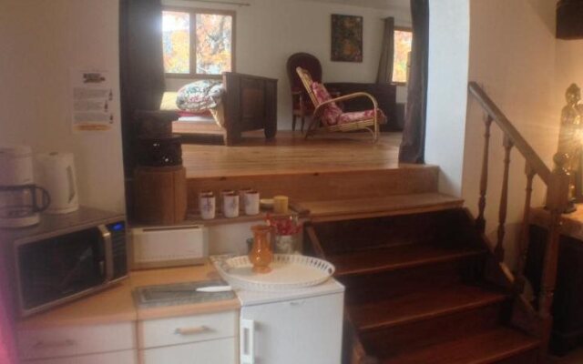 Les Maquinols Estate