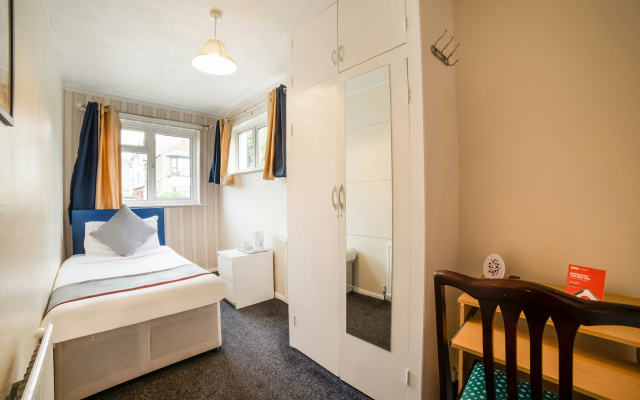 Devine Beach Hotel, Westcliff Southend-On-Sea