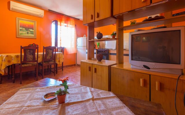 Apartment Ana - private parking: A2 prizemlje Crikvenica, Riviera Crikvenica