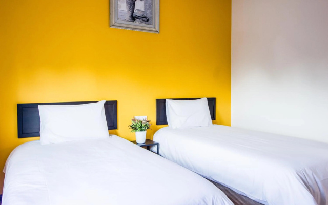 Explore 5BR Gardenhouse Retreats (Free Parking)