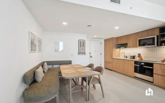Stylish Apartments with Partial Ocean Views in Downtown