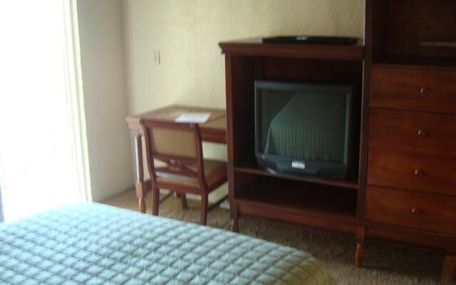 Tropicana Motel
