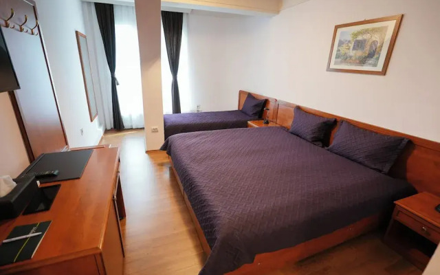 Hotel Gold Inn