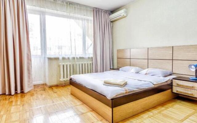 Уютная квартира в центре. Cozy apartment in the city center. 430