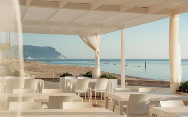 Life Hotel Seaview & Spa