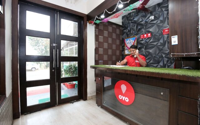 OYO 10070 Hotel Satkar Regency