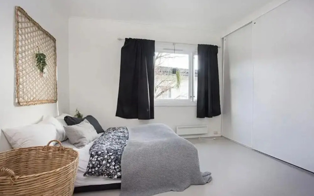 StayPlus Central Five Bedroom Home