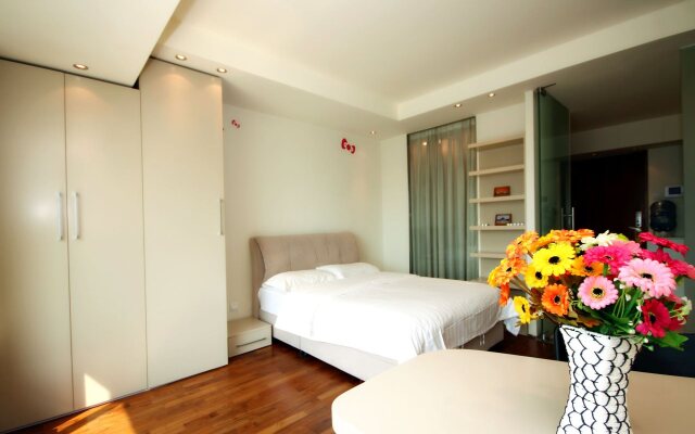 Rich&Young Seasons Park Service Apartment