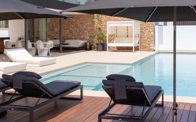 Amazing Villa With Infinity Pool