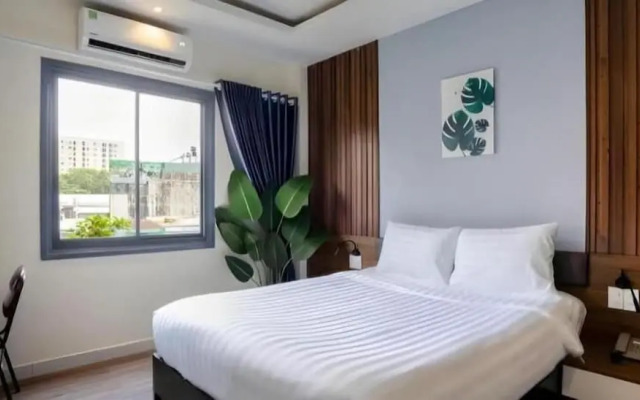 RedDoorz @ Phan Huy Ich Street