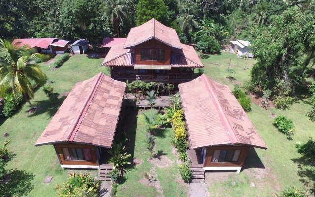 Kenaki Lodge