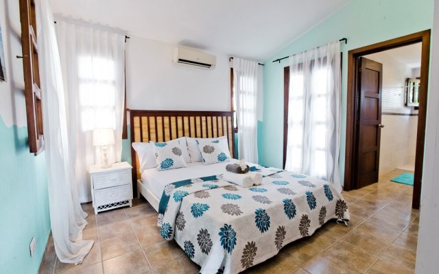 Cozy 3-Bedroom Apartment with Pool Access near Bavaro Beach