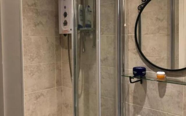 Studio Flat London Finchley Rd NW11