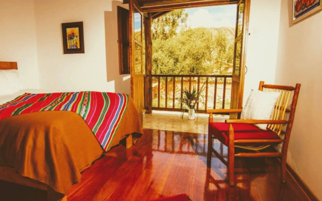 Lizzy Wasi Urubamba